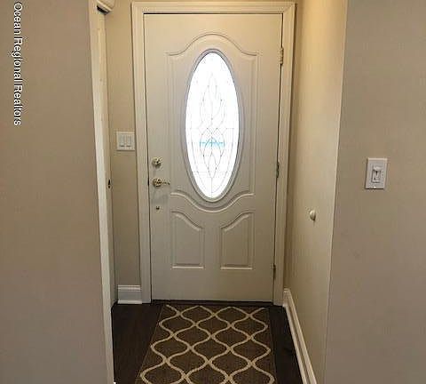 5th image of 42 Buckingham Dr
