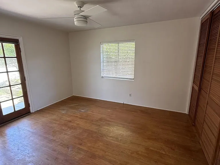 950 Stratford Ct — Photo 8