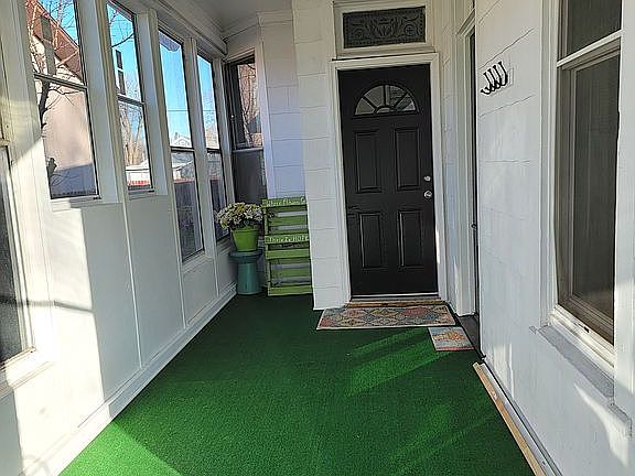 4th image of 515 N White Ave