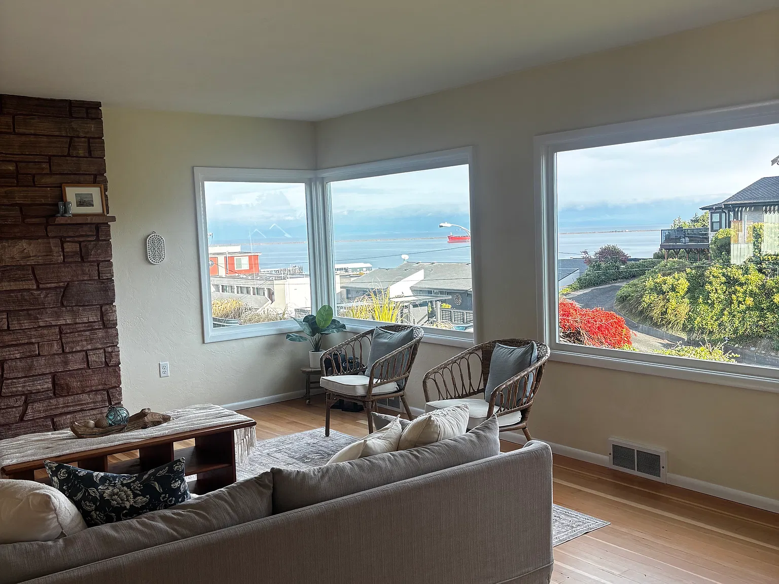E Front St, Port Angeles — Photo 4
