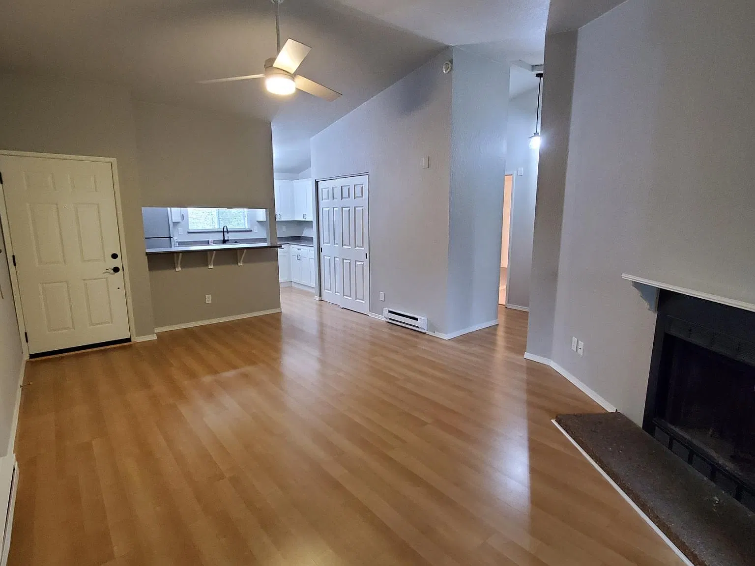 2 bed, 777 sqft, $2,050 — Photo 4