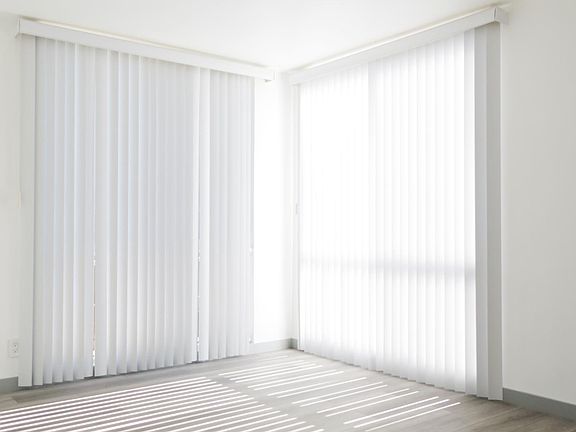 4th image of 1601 N Poinsettia Pl #103