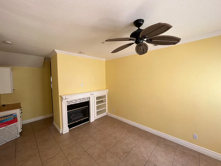 1900 Fallbrook Ln — Photo 15