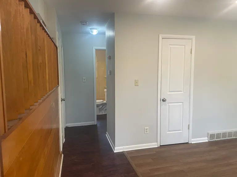 493 Zahn Dr #1 — Photo 1