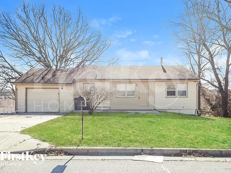 1103 Orchard Ave — Photo 1