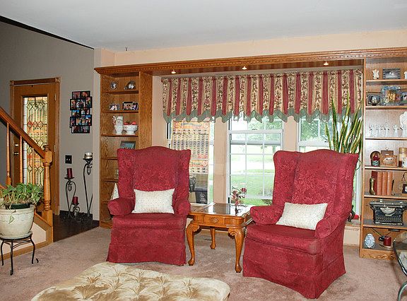 3rd image of 1905 College Green Dr