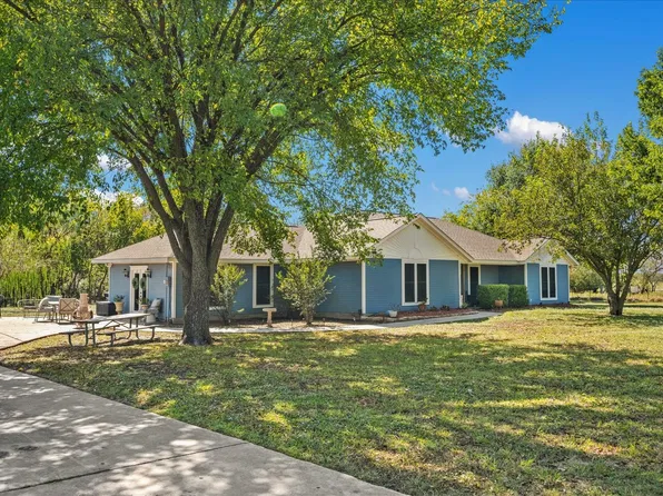 4715 Dell Dr, Greenville, TX 75401
