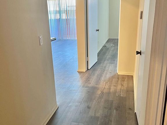 2nd image of 5454 Zelzah Ave APT 203