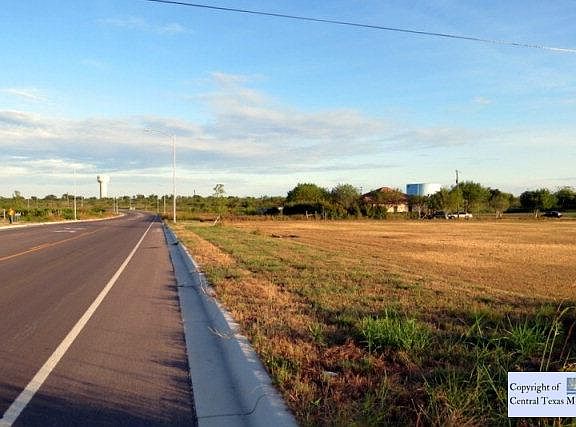 5th image of 225 El Camino Way Dr