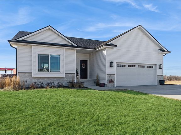 2nd image of 713 Lily Ln