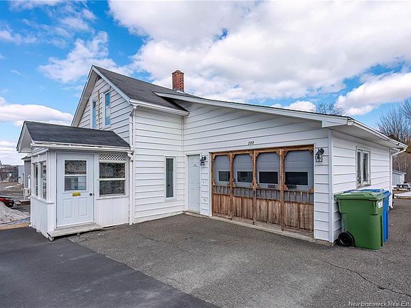 3rd image of 289 Portage Rd