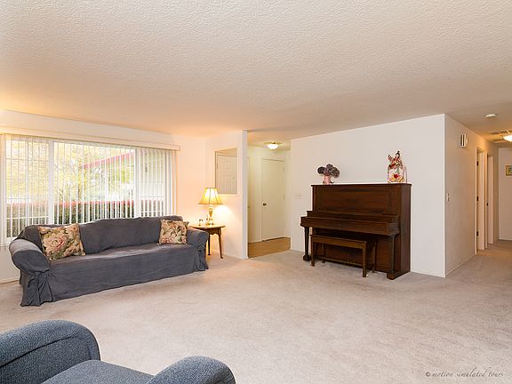 5th image of 2238 NE 8th Ct