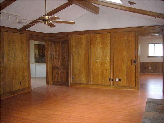 2nd image of 3117 Parkhaven Dr