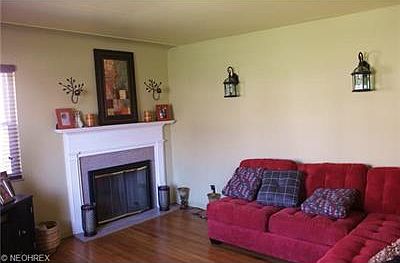 3rd image of 221 S Cadillac Dr