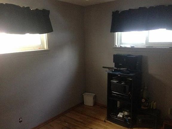 3rd image of 418 Orchard Dr