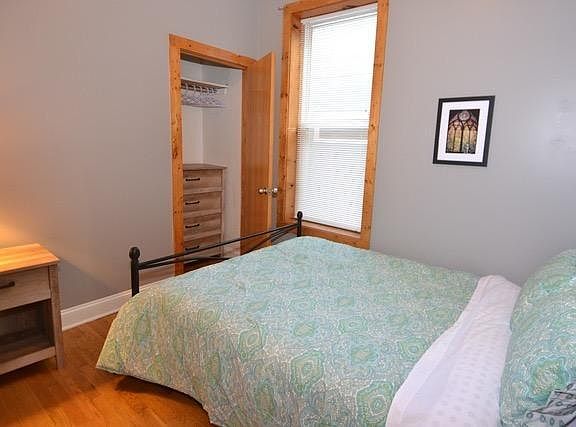 4th image of 1340 N Rockwell St #1