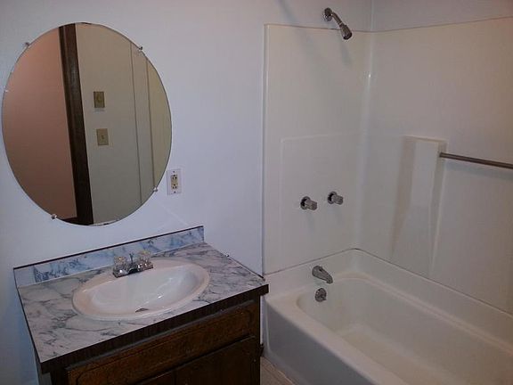 3rd image of 169 Park Ave APT 2C