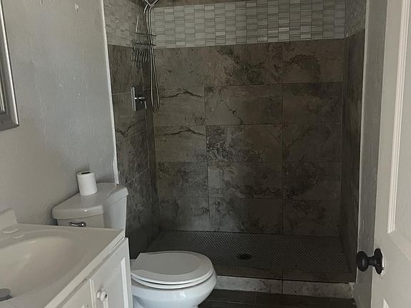 5th image of 3543 E Yale St