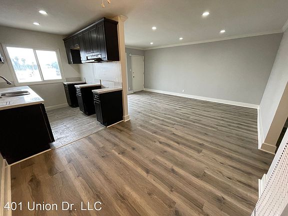 3rd image of 407 Union Dr APT 10