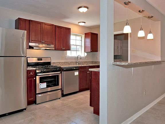 2nd image of 3707 Derbigny St
