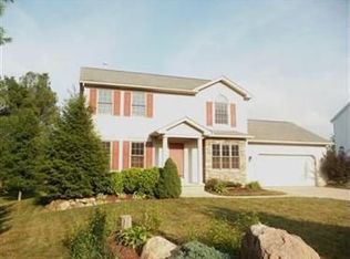 1017 S Azalea Blvd, Barberton, OH 44203