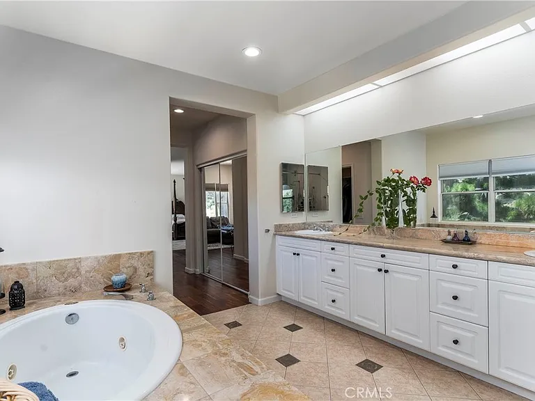 7371 Westcliff Dr — Photo 30