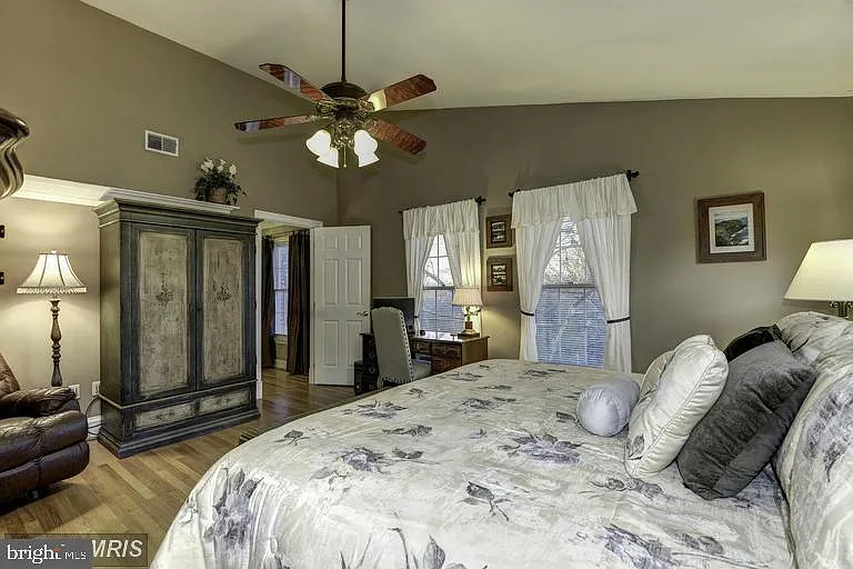 10501 Chancery Ct — Photo 14