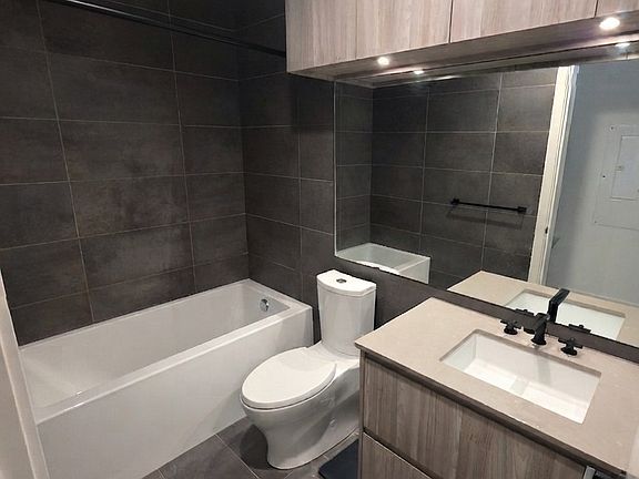 5th image of 300 Salter St #105