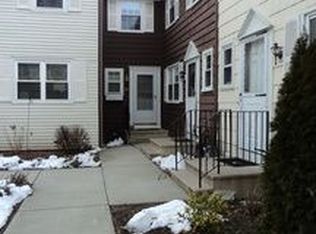 87 E Gate Ln, Hamden, CT 06514