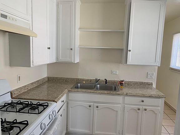 4th image of 6941 Belhurst Ave