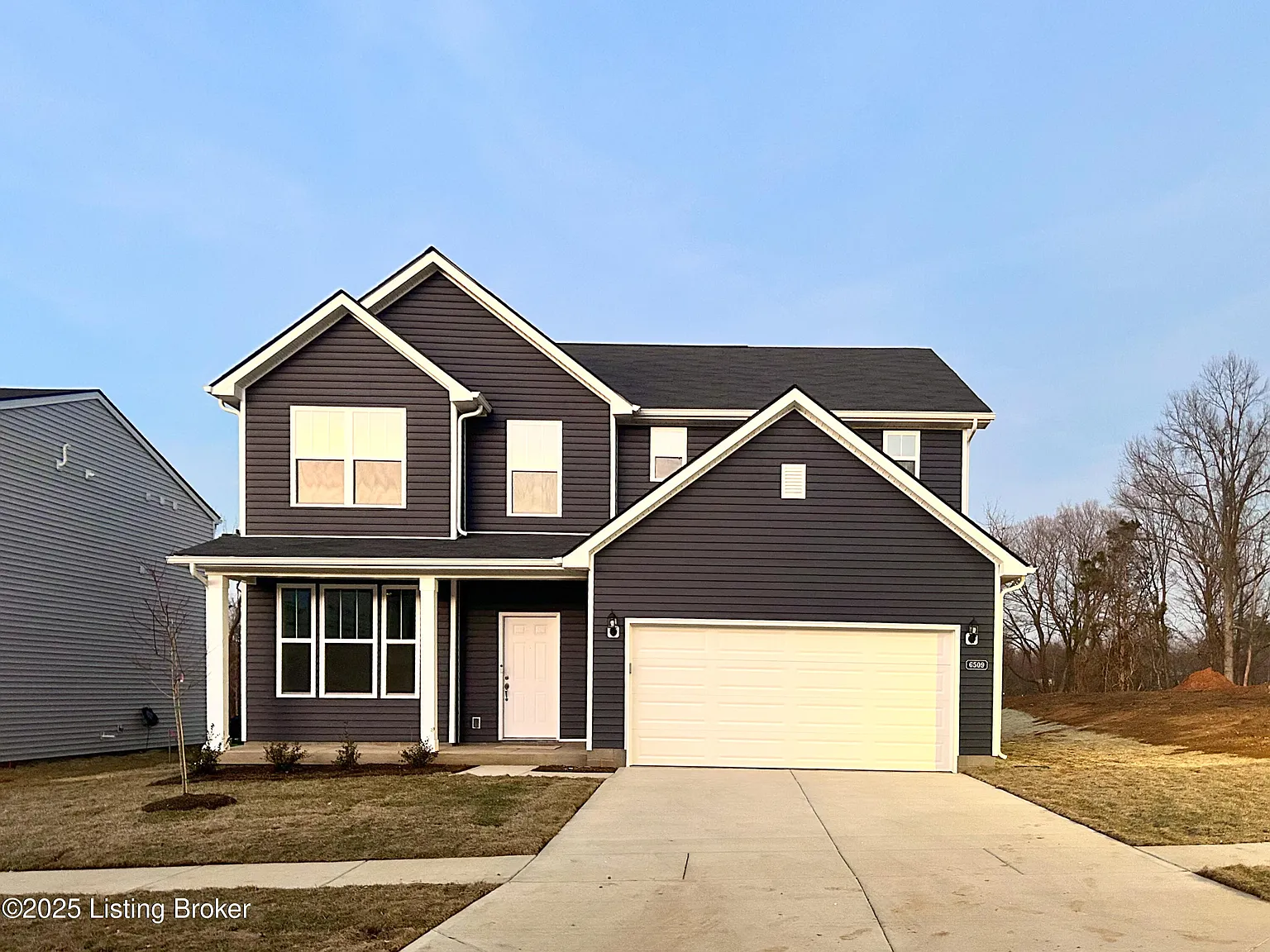 4 bed, 2.5 bath, 2602 sqft, $2,600 — Photo 1