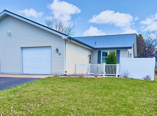 580 Klein Dr #B, Hammond, WI 54015