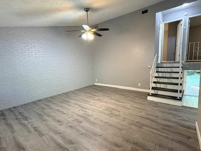 3 bed, 1908 sqft, $1,395 — Photo 2