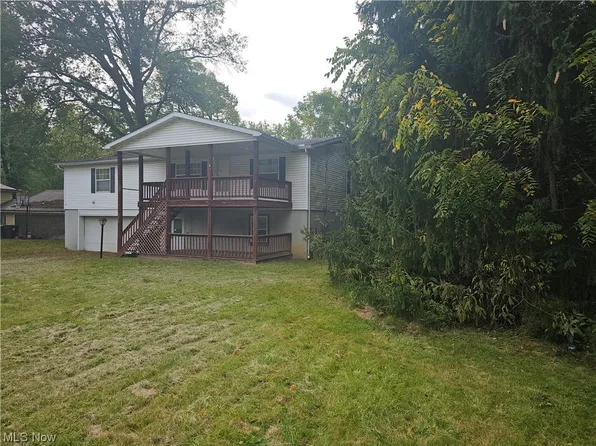 1441 Lovers Ln NW, Warren, OH 44485