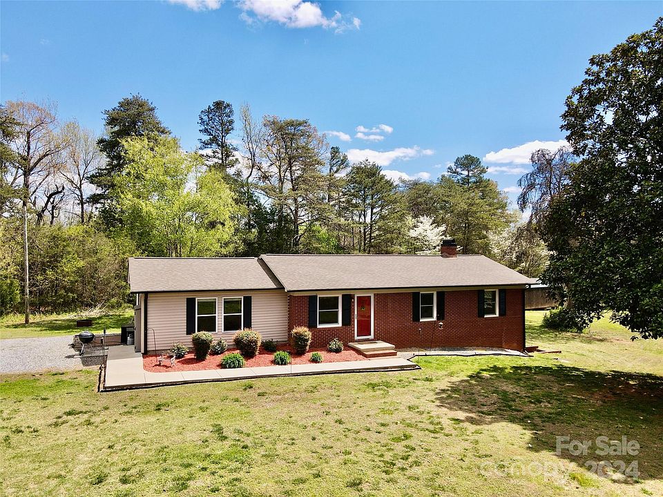 1st image of 125 Shamrock Ln