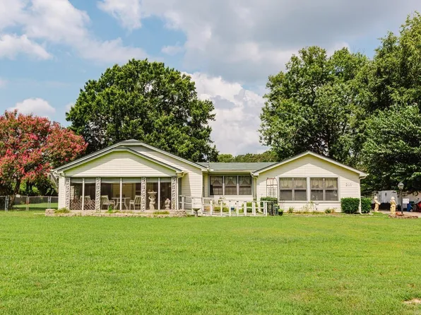 211 Southeastern Ave, Jacksonville, AR 72076