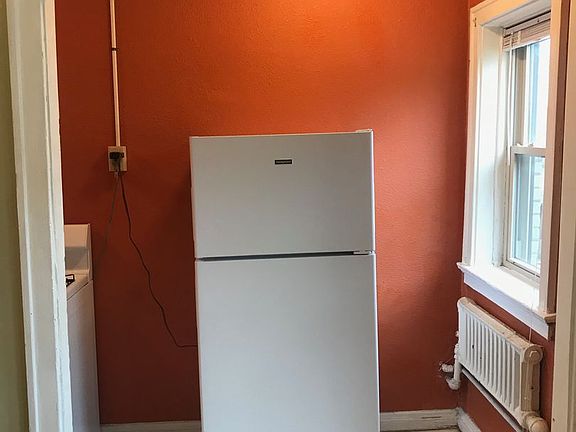 3rd image of 1527 N Marshall St APT 23