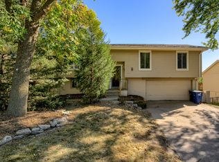 11405 Sunburst St, Omaha, NE 68164