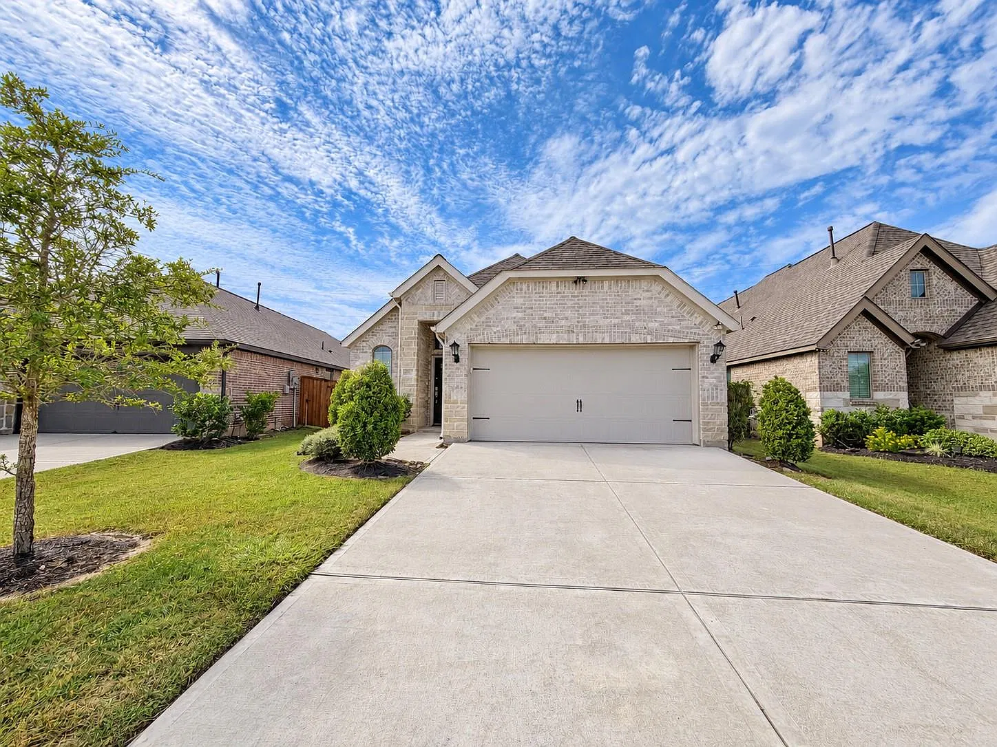 3 bed, 2.0 bath, 1770 sqft, $2,350 — Photo 3