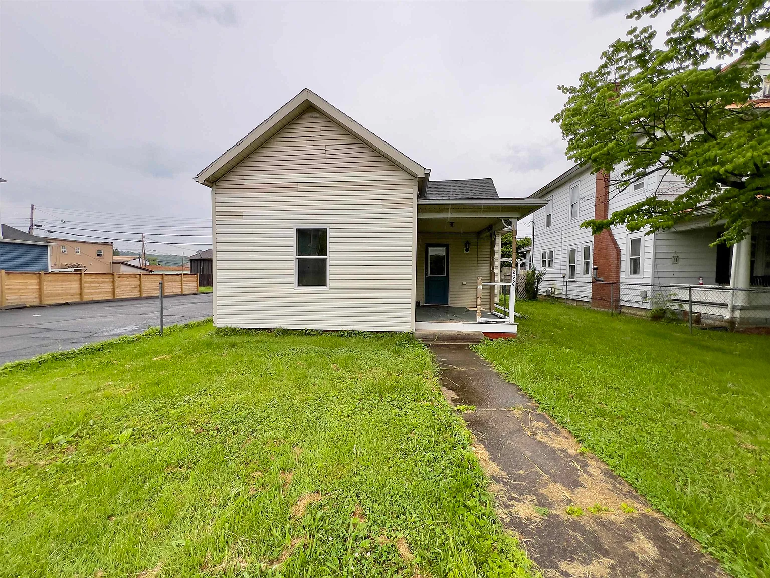 2923 Bath Ave photo 1