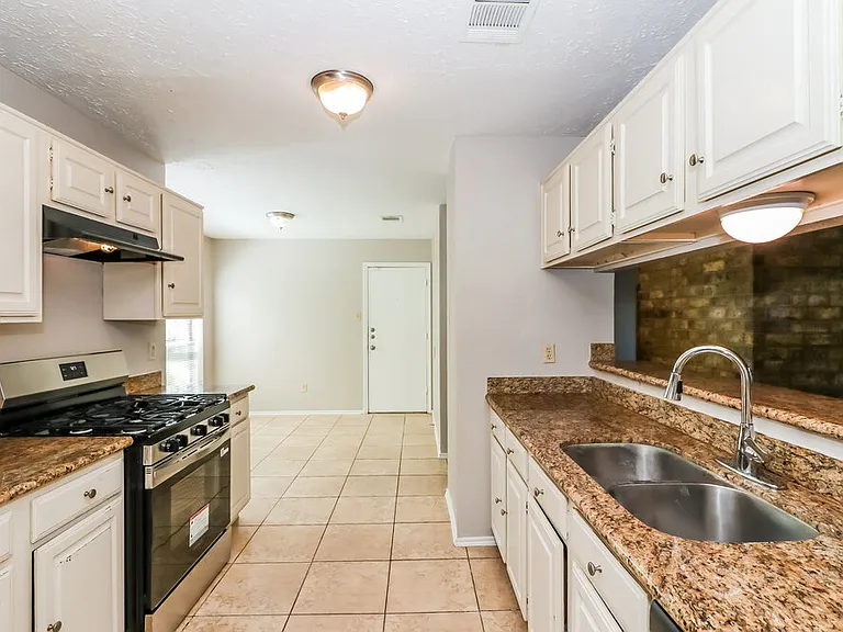 15306 Evergreen Place Dr — Photo 7