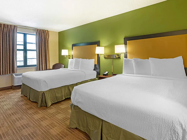 Studio Suite - 2 Full Beds