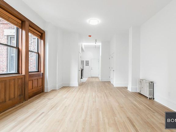 4th image of 14 W 69th St APT 12A