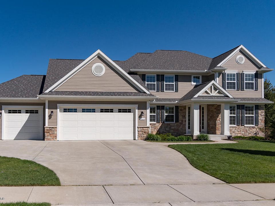 1st image of 3924 Hollow Wood Dr
