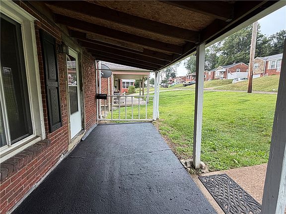 5th image of 121 Glencoe Dr