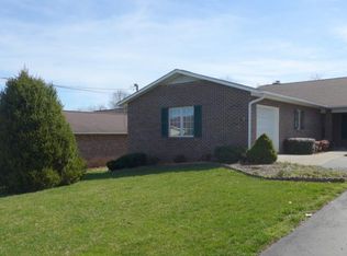 1037 Estate Dr, Johnson City, TN 37604