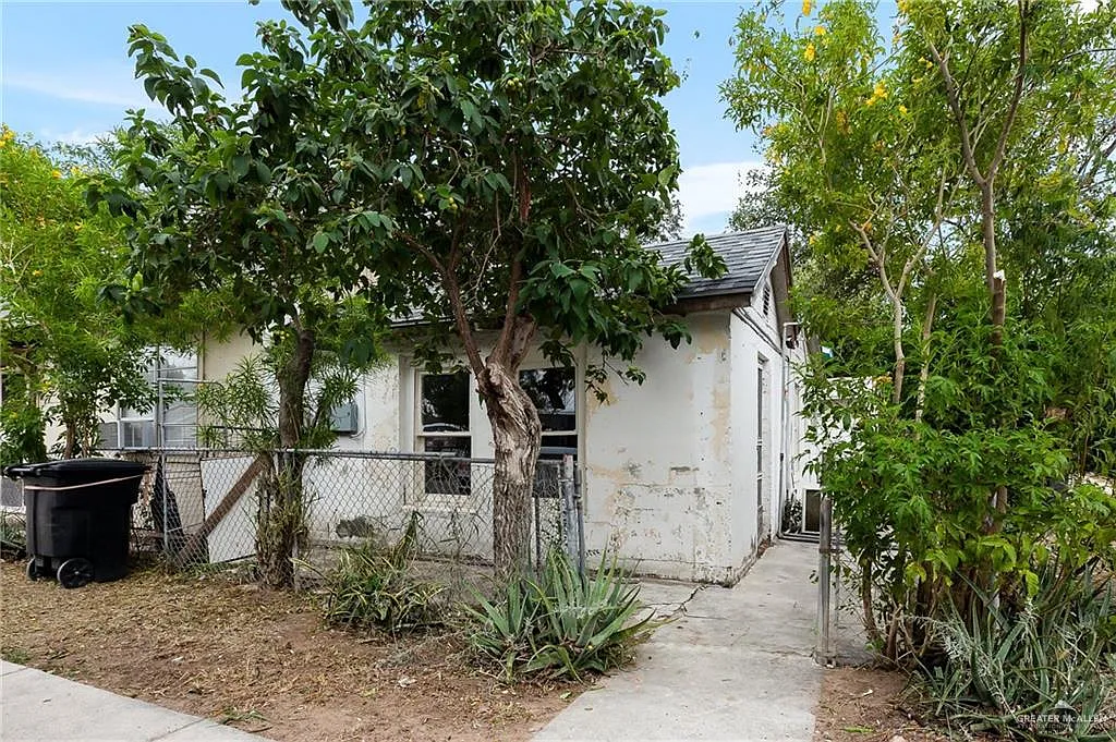 1 bed, 1.0 bath, 914 sqft, $650 — Photo 1