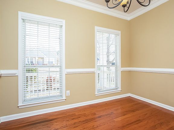 5th image of 50 Cottage Ln
