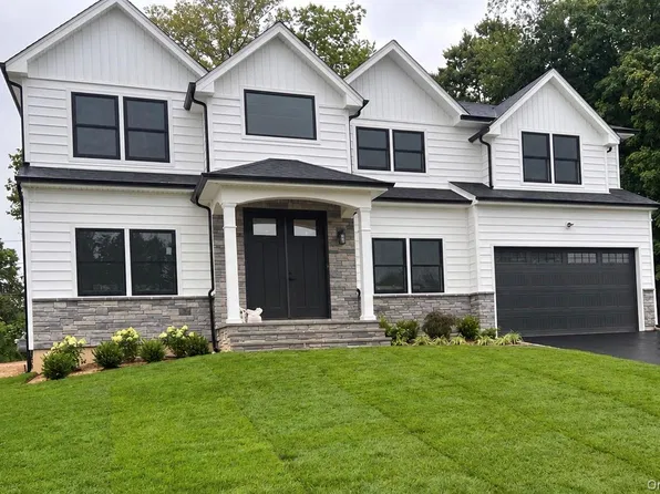7 Otsego Place, Jericho, NY 11753