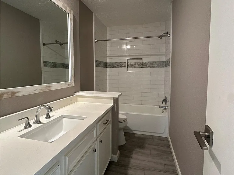 26403 Hunters Hollow Dr — Photo 16